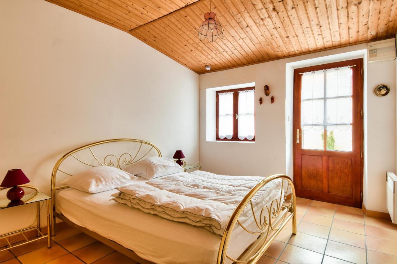 Centre Ville - Maison Pour 4 Avec Belle Cour นัวร์มูติเย-ออง-ลิล ภายนอก รูปภาพ